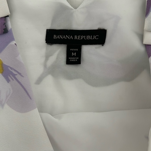 ✨ CLEAR OUT SALE ✨ Banana Republic Sleeveless Floral Blouse - Picture 7 of 8